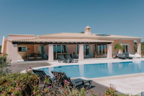 Villa Monte dos Agostos by Boaz Rentals